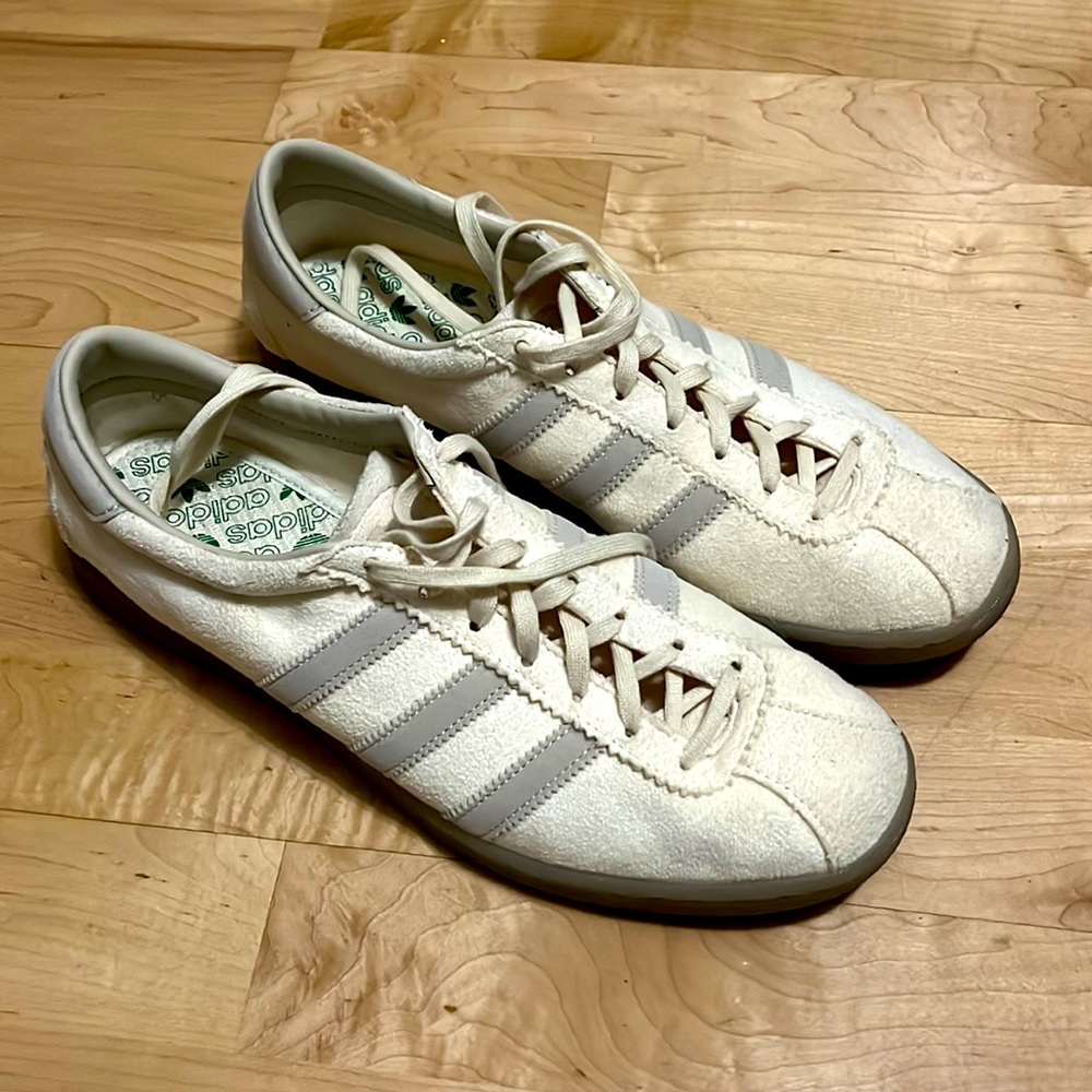 Men’s tennis shoes: Adidas Tobacco Grun size 10 US (9.5 UK)
